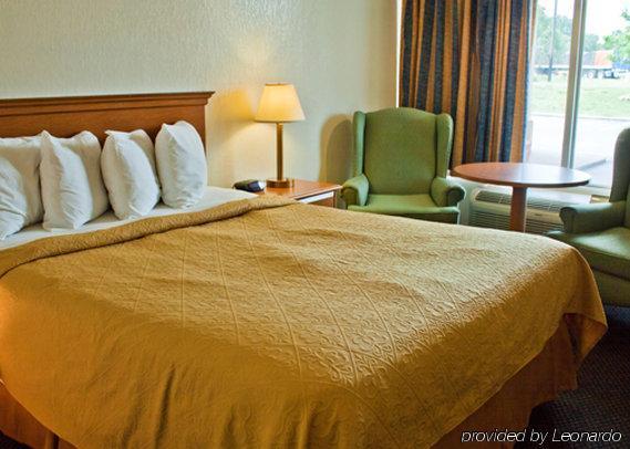 Hotel 6-oklahoma City, Ok - Bricktown